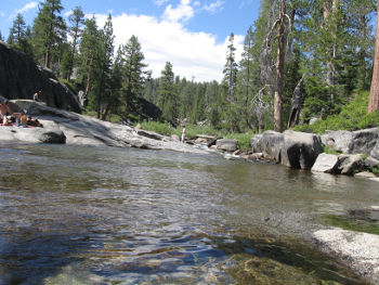 blog20090711-UpperYosemiteFall-BehindFall